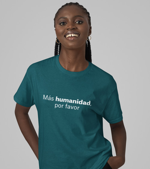 Camiseta entallada Más Humanidad azul